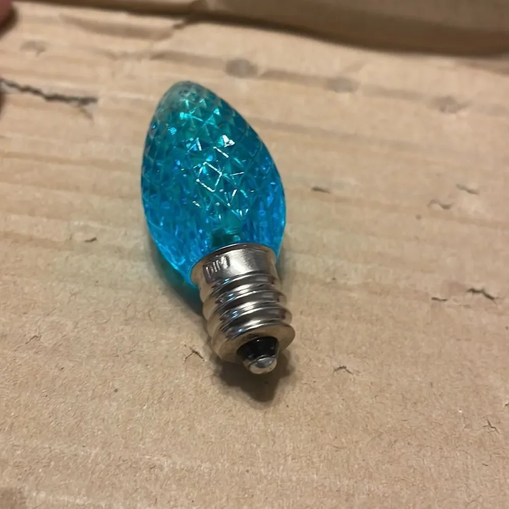 Vickerman indoor blue LED C7 Christmas light replacement string light bulbs 25ct